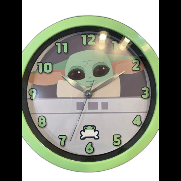 Star Wars Mandalorian Wall Clock NEW - Picture 2 of 6